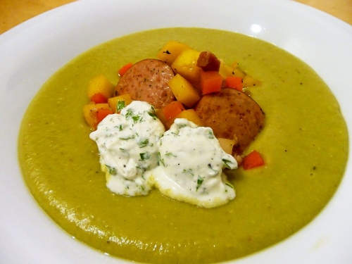 суп із зеленим горошком