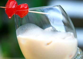 склянку з коктейлем оргазм