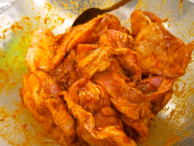 маринуємо курячі стегенця