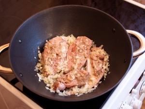 додаємо м'ясо