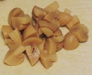 Ріжемо відварені печериці