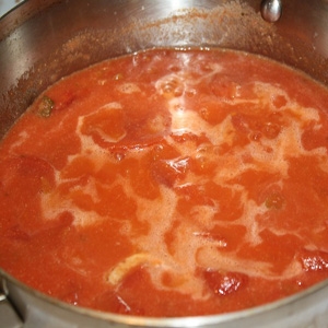 каструля з ікрою морквяної