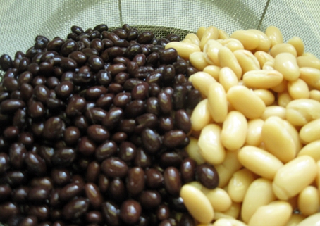 промиваємо квасолю під проточною водою