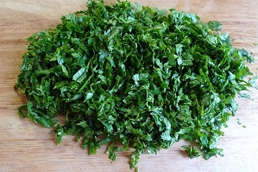 Ріжемо кінзу