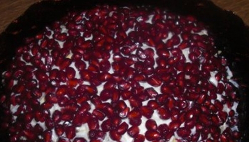 посипаємо зернами граната