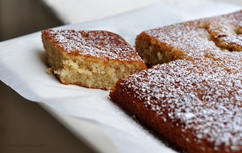 або посипаємо банановий пиріг цукровою пудрою