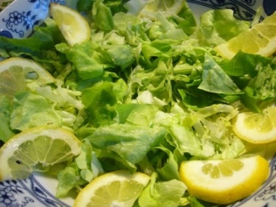 ріжемо суміш салатів