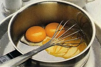 Готуємо соус на водяній бані