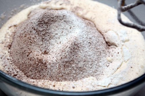 змішуємо борошно з розпушувачем