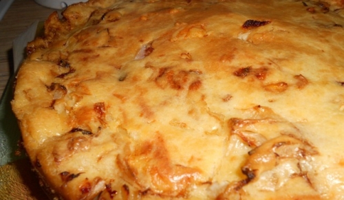 апетитний пиріг з капустою і яйцем