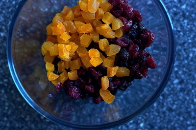 родзинки і курага