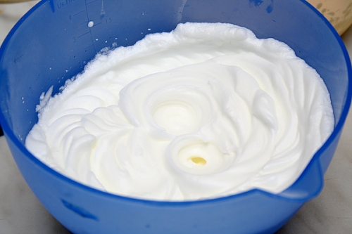 збиваємо білки