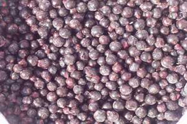 ягоди чорної смородини 