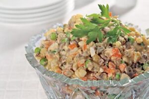 Салат "Олів&;є" з м&;ясом