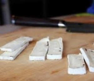 нарізаємо сир