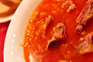 Суп з булгуром і копченими ребрами