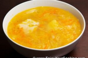 Класичні щі з квашеної капусти