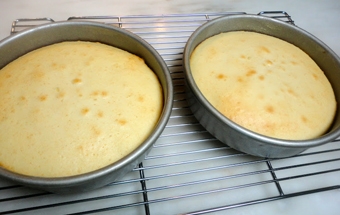 випікаємо коржі