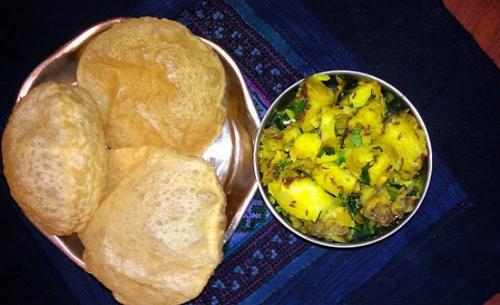 пурі на тарілці