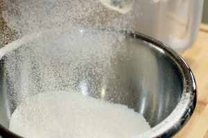 просіваємо борошно