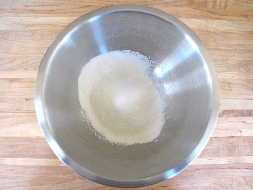 просіваємо борошно з содою