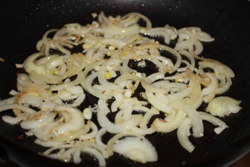 Смажимо цибулю