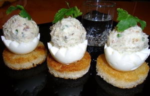 Хлібці з кульками в яєчному білку