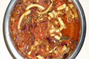 Смажений восьминіг в гострому соусі