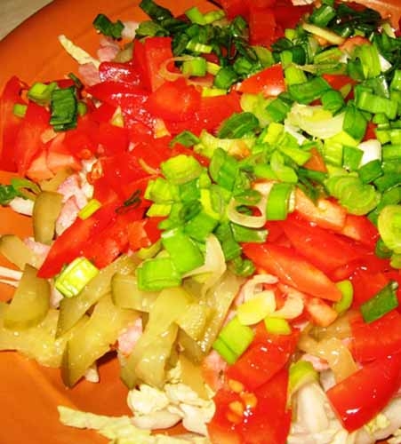 Викладаємо салат