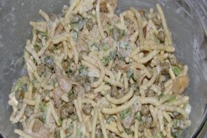 Салат з маринованими печерицями