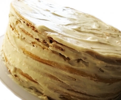 змащуємо всі коржі,крім 12