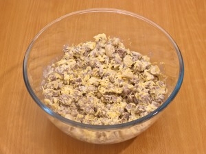 заправляємо майонезом