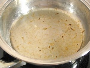 гаряче масло з оцтом