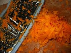 натираємо гарбуз на стружку