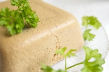 подаємо готовий домашній паштет