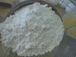 просіваємо борошно