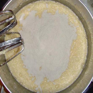 борошно в мисці