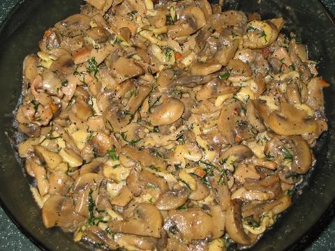 печериці та цибулю
