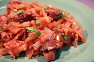 Тушкована капуста з м&;ясом