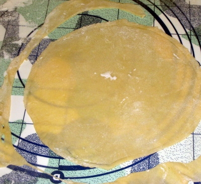 обрізаємо пласт тесту