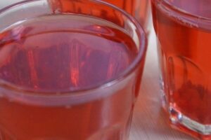 Компот з брусниці