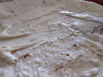 намазуємо майонез лаваш