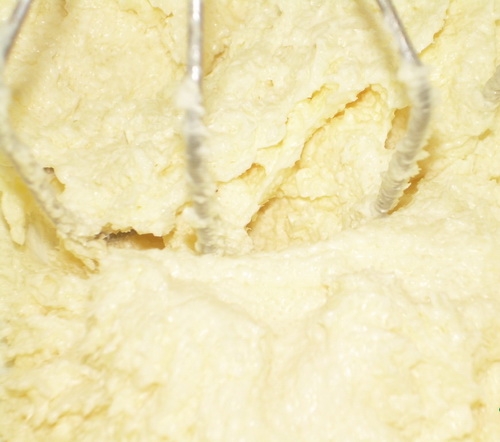 Готуємо маслянно-яєчну суміш