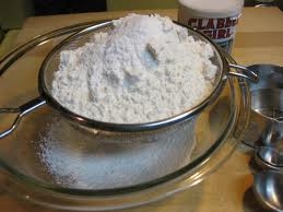 просіваємо борошно