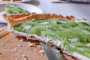 Мигдальний пиріг з ківі