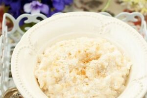 Рисова каша на молоці