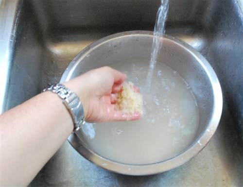 промиваємо крупи