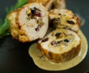 курячі рулети з сухофруктами