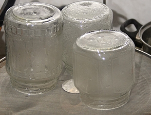 Стерилізуємо банки