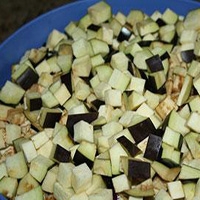 баклажани в мисці